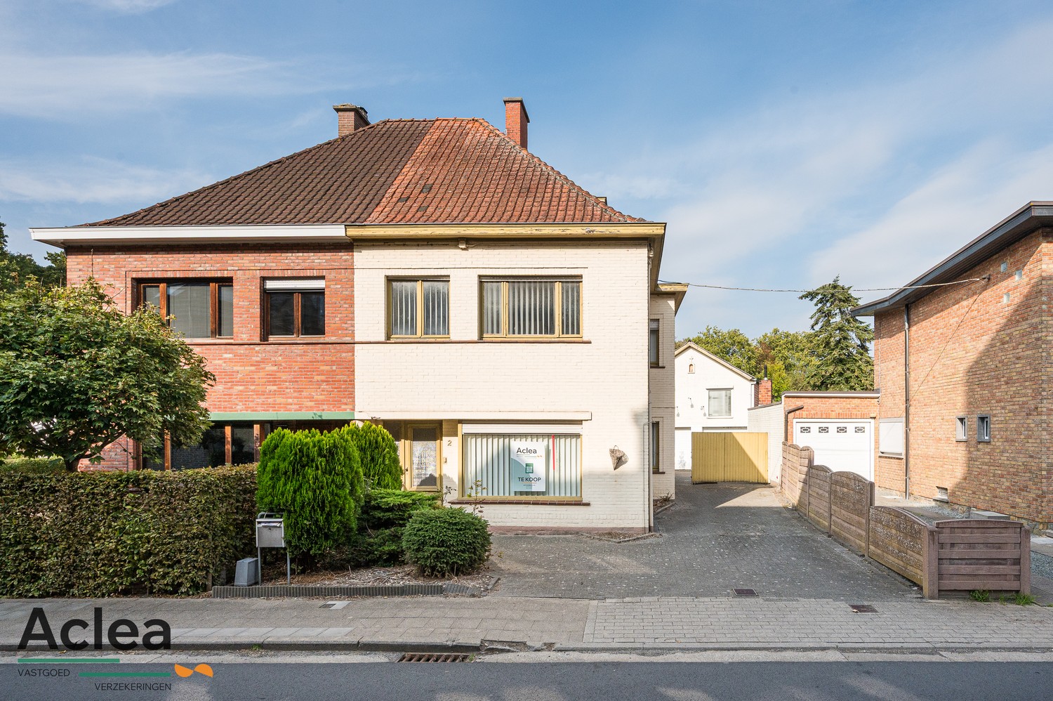 Te renoveren woning met grote magazijnruimte en veel potentieel - foto 1