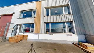 Merksem: nabij haven: magazijn 186m² met kantoor 205m²