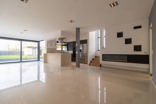 Discover this recent and ultra-modern home located in the heart of Nossegem (Zaventem) – a rare opportunity for anyone looking to combine...