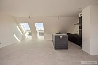 Appartement/ penthouse te koop op de 3e verdieping van de kleinschalige residentie Ter Leie.Het appartement beschikt over een mooie lichtrijke...