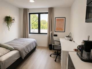 <p><strong>Studying Near Leuven City Center</strong></p><p>Located on Geldenaaksebaan in Leuven, near Parkpoort, we’re offering you this beautiful student room. The unit itself features a private bathroom with a shower and toilet. The room is also furnished and equipped with a breakfast nook that includes a fridge and microwave. The common areas are extremely spacious and foster a pleasant group atmosphere throughout the academic year. Do you like to get some fresh air while studying? Then the green garden here will certainly come in handy. </p><p>Interested in a tour of the property or simply want more information? We’d be happy to help! Contact our Investment Real Estate Expert, Jacky: 0495 53 46 49 or jacky@connect-immo.be </p>