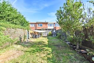 Woning met 4 slaapkamers en garage in centrum Diksmuide!Op wandelafstand van het stadspark, station, Grote Markt en diverse winkels en scholen,...
