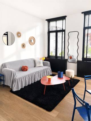 <p><span>Apartment Information</span></p><p><span>Located in a prime spot on Marnixplaats, this cozy, fully furnished one-bedroom apartment is on the second floor. The apartment has a floor area of approximately 70 m² and features a pleasant living area, a fully equipped kitchen, one bedroom, and a bathroom. There is also a connection for a washing machine. A special highlight is the cozy terrace overlooking Marnixplaats, which offers enough space for a small table and a chair. Thanks to its central location, shops, restaurants, and public transportation are all within walking distance. Ideal for those who want to live comfortably in a fully furnished apartment in a lively and sought-after location in ‘t Zuid. </span></p><p><span> </span></p><p><span>Layout</span><span> </span></p><ul><li><span>Spacious and cozy living area with an adjoining fully equipped kitchen.</span></li><li><span>From the living area, there is access to a central hallway that connects the various rooms.</span></li><li><span>The bathroom is accessible via the hallway and equipped with the necessary fixtures.</span></li><li><span>Separate bedroom with ample space for a double bed and storage options.</span></li><li><span>Cozy terrace with space for a small table and chair and a view of Marnixplaats. </span></li></ul><p><span> </span></p><p><span> </span></p><p><span>Rental Terms </span></p><ul><li><span>Rent: 1,000 EUR/month.</span></li></ul><ul><li><span>Monthly expenses: 300 EUR/month (water usage for the apartment, utilities and maintenance of the common areas, and internet) </span></li></ul><ul><li><span>Availability: Immediate.</span></li></ul><ul><li><span>Security deposit: 3 months</span></li><li><span>Individual meters for electricity and gas.</span></li></ul><p><span> </span></p><p><span>Building</span></p><ul><li><span>Building consisting of a basement, a commercial ground floor, and 3 upper floors, each with 1 apartment.</span></li><li><span>No elevator.</span></li><li><span>Intercom available.</span></li></ul><p><span> </span></p><p><span>Location</span></p><ul><li><span>Prime location on Marnixplaats, in the vibrant Antwerp South district.</span></li><li><span>Easy access via public transportation and several Velo bike-sharing stations in the immediate vicinity.</span></li><li><span>Numerous cozy bars, restaurants, shops, and coffee shops within walking distance.</span></li><li><span>A short distance from, among other attractions, the Museum of Fine Arts, the Scheldt Quays, and Zuidpark. </span></li><li><span>MOBISCORE: 9.6/10.</span></li></ul><p><span> </span></p><p><span>*The information in this brochure is provided for informational purposes only: prospective tenants are responsible for obtaining, verifying, and interpreting this information on their own.</span></p><p><span> </span></p>