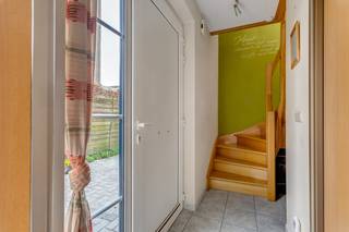Deze instapklare, spik en span onderhouden woning is super goed gelegen in een rustige straat, vlakbij het centrum van Stabroek. Winkels, scholen...