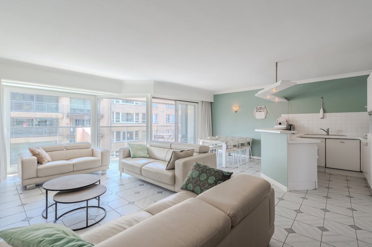 Ruim 2 slaapkamer appartement met zonneterras en zeezicht! - foto 5