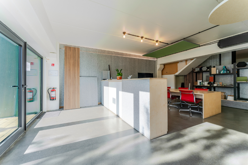 Instapklaar bedrijfsgebouw op strategische ligging te huur in Roeselare - foto 4