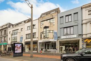 Het betreft de verkoop van goed gelegen handelshuis in het centrum van Mortsel. Dit handelshuis, met een architecturale gevel, biedt een...