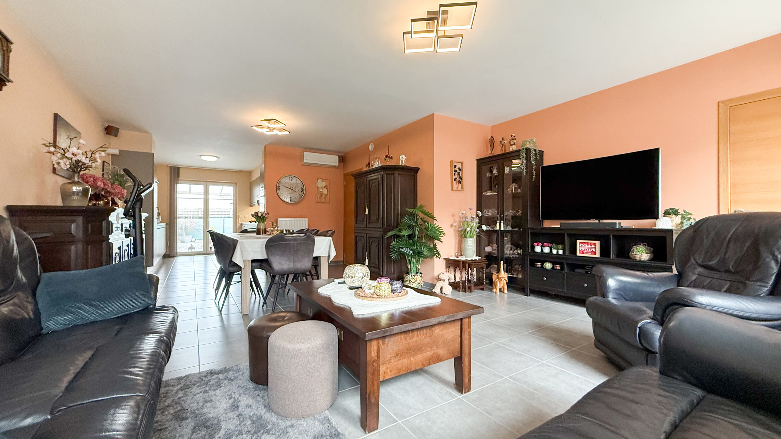 Ruim gelijkvloers appartement met tuin en parking - foto 3