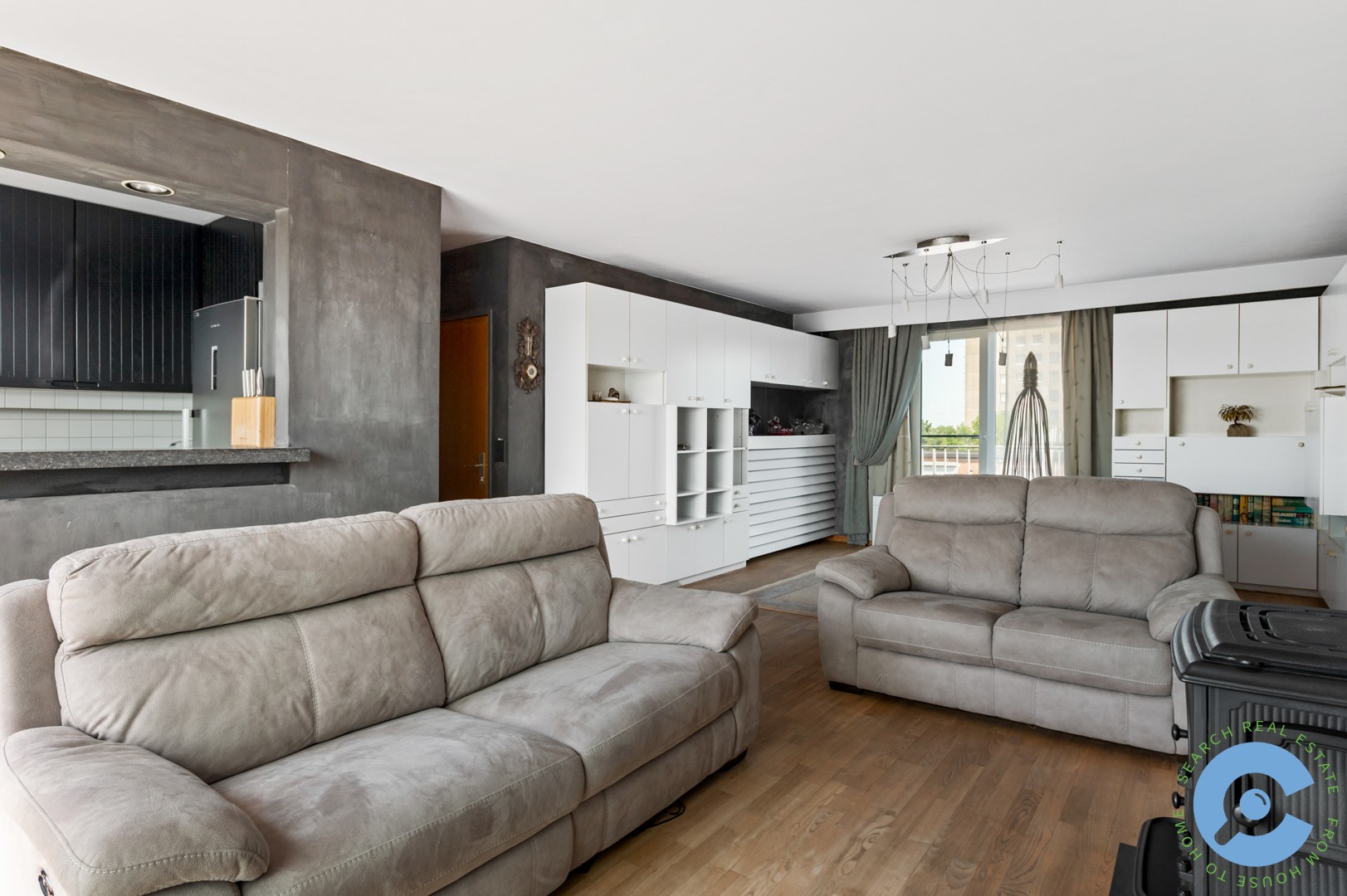 Op te frissen appartement met unieke buitenruimtes in hartje Deurne - foto 3