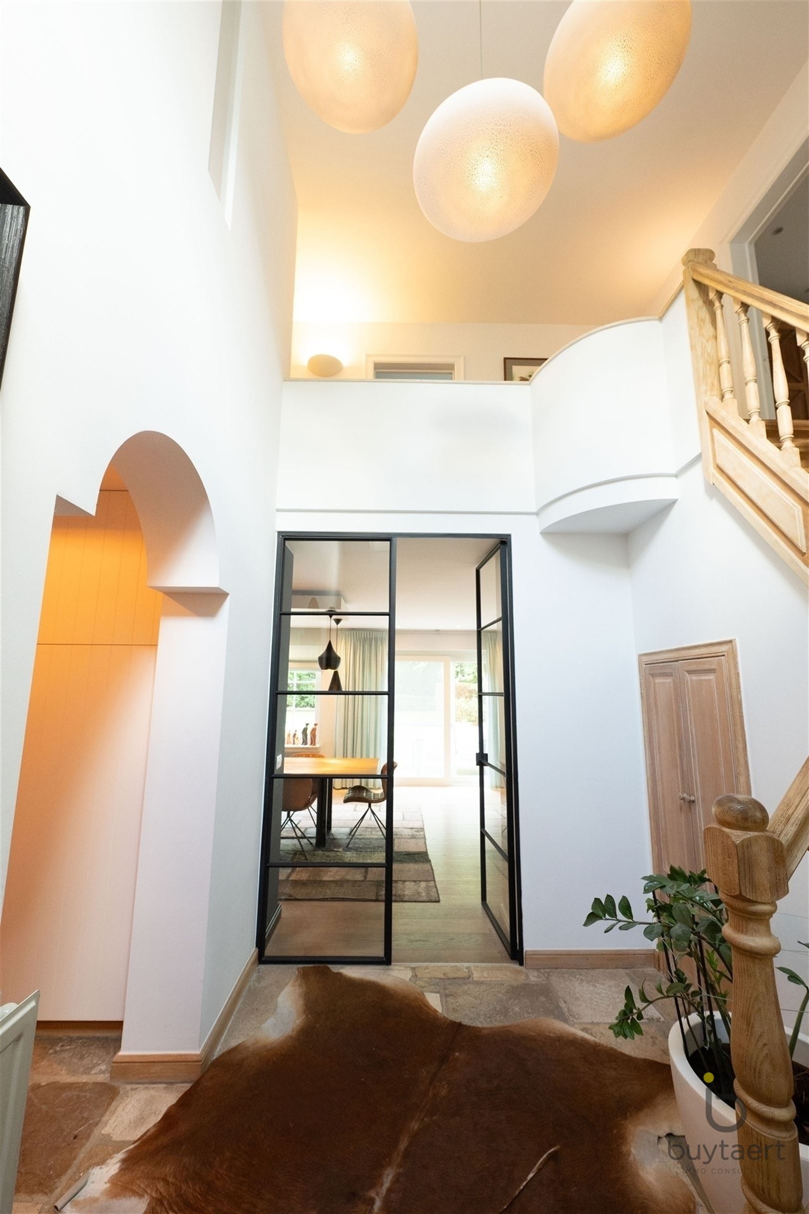 EXCLUSIEF: stijlvolle villa met een tijdloze inrichting op een toplocatie te Schilde! - foto 2