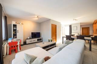 Mooi onderhouden gezinswoning met o.a. 3 slaapkamers, garage, tuin, zonnepanelen én thuisbatterij in doodlopende woonwijk met speelplein te...