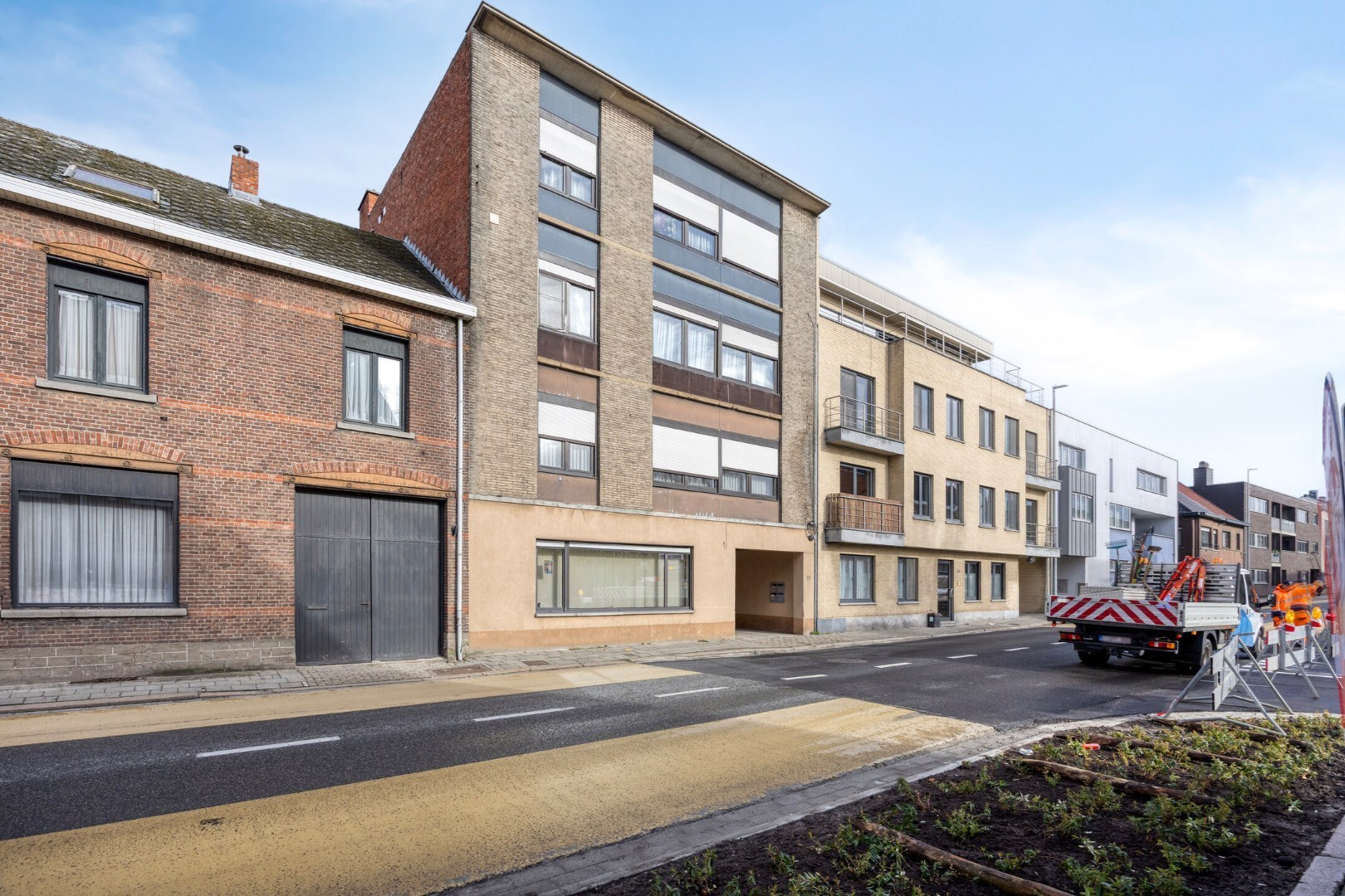 Instapklaar appartement met 3 slpk. en garage nabij centrum Mol - foto 1