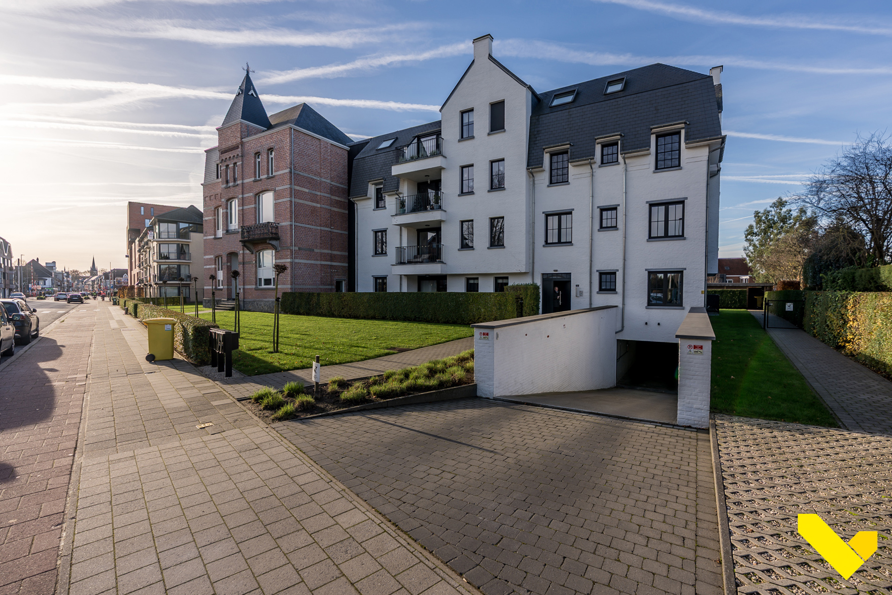 Recent duplex-appartement met 2 autostaanplaatsen. - foto 2