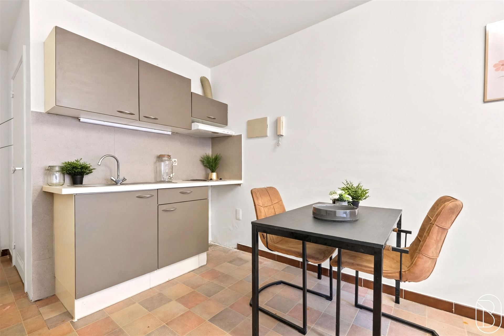 Studio prêt à emménager aux portes du centre de Renaix - photo 4