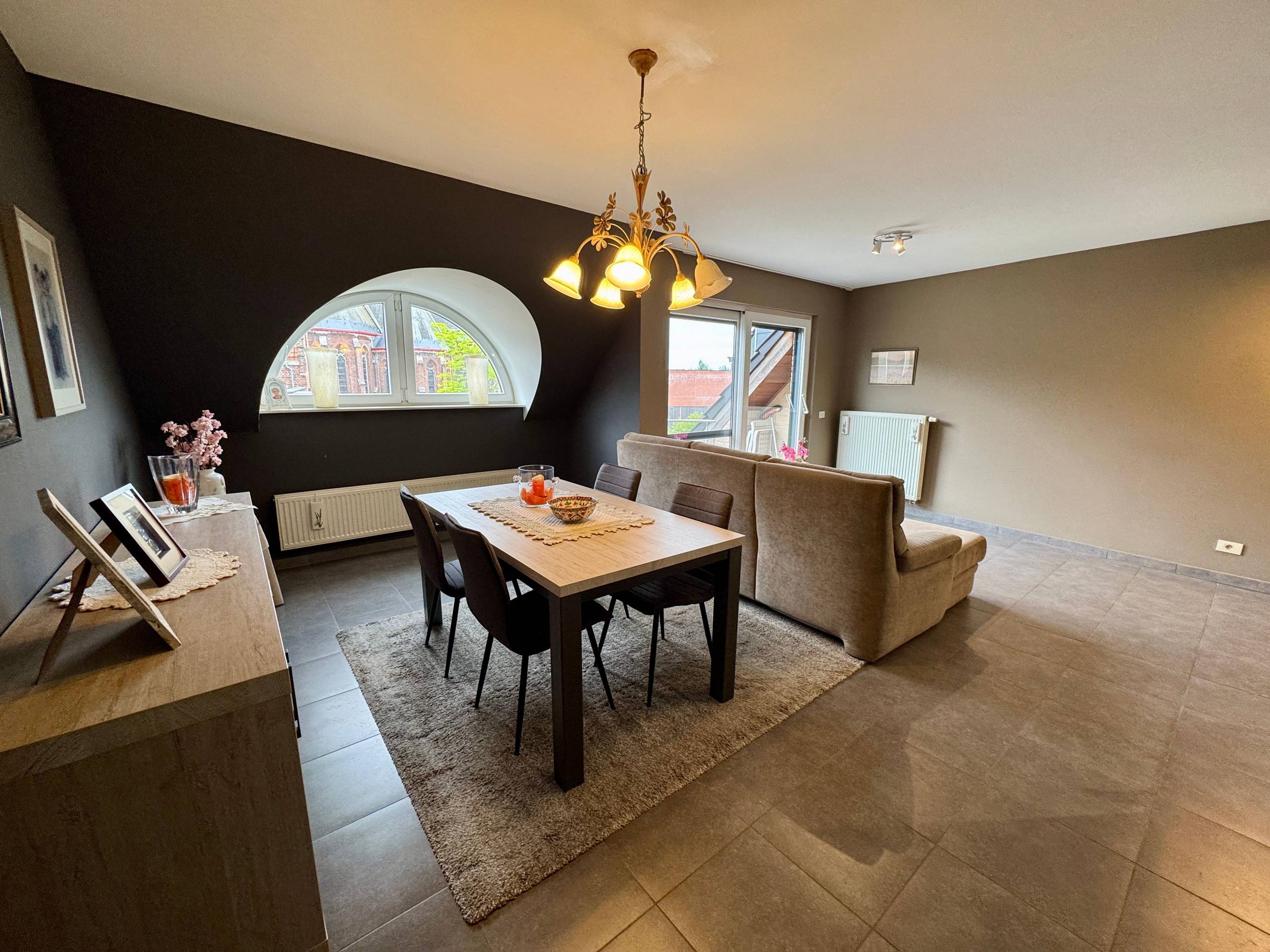 Appartement met 1 slaapkamer en autostaanplaats in centrum Ruddervoorde - foto 2