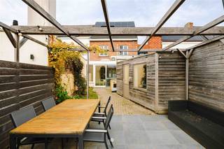 SINT-NIKLAAS - Vous cherchez une maison prête à emménager avec un très grand garage à vendre à Grembergen ? Alors cette propriété pourrait être...