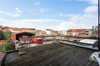 Te renoveren bel-étage woning met twee slaapkamers en ruime garage te koop in Vilvoorde. Op zoek naar een woning met potentieel op een...