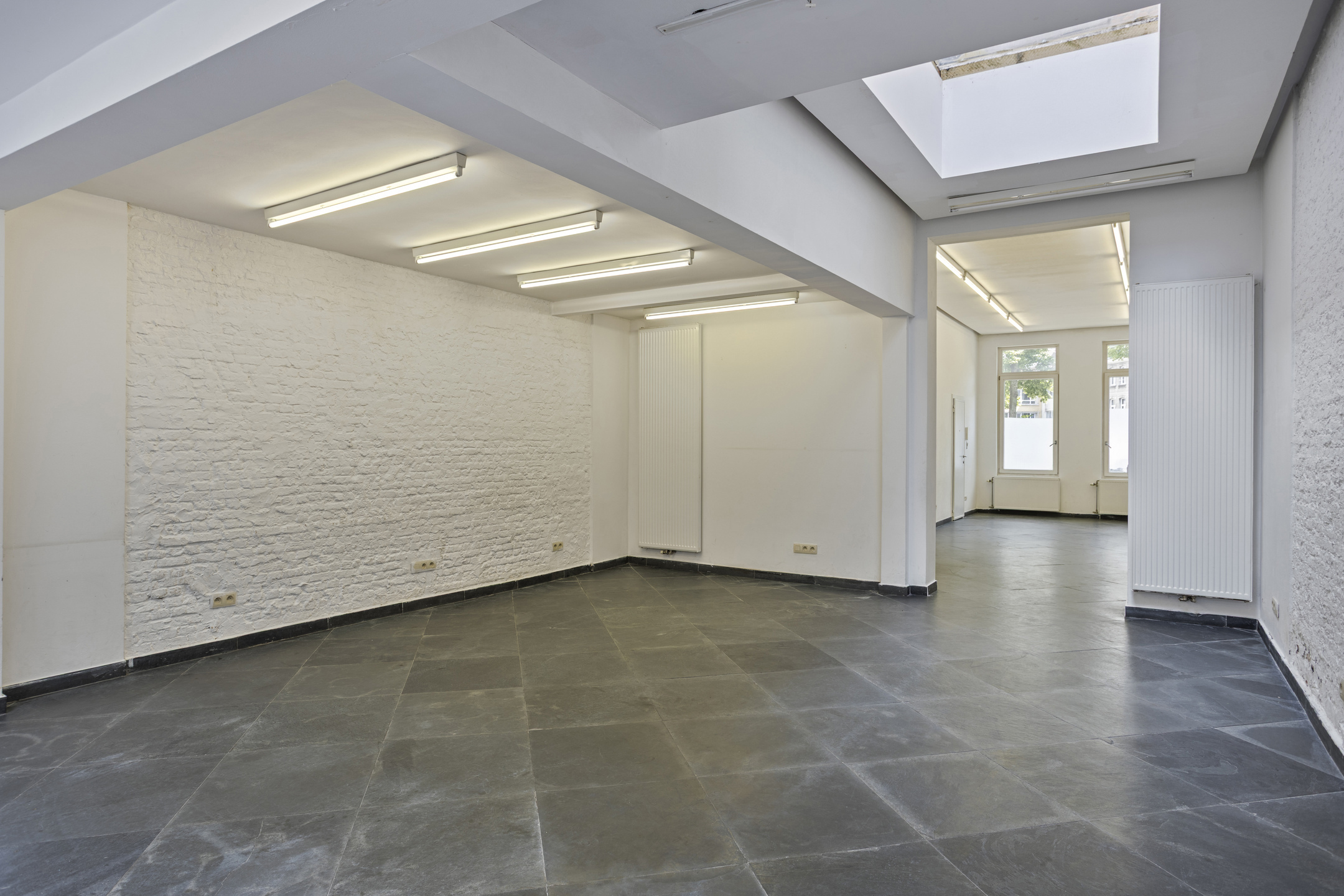 Goed gelegen handelsgelijkvloers aan het Laar. - foto 4