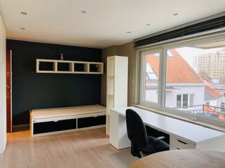 <span><strong>**Bright studio for PhD students**</strong></span><br /><br />Located on <strong>Dirk Boutslaan</strong>, within walking distance of Leuven's Vismarkt and Grote Markt, you'll find this <strong>bright, furnished studio</strong>. The building is ideally located near supermarkets, university campuses, the vibrant city center, and numerous amenities.<br /><br />Located on the<strong> fifth floor</strong>, the studio offers a perfect blend of <strong>tranquility, comfort, and location</strong>. The bright studio is fully furnished, and its biggest asset is a cozy <strong>terrace overlooking the Dyle River</strong>.<br /><br /><span><strong>Want more information or schedule a viewing? Contact us at verhuur@connect-immo.be</strong></span><br /><br />Rent: €685 + €95 provision for heating and water + electricity and internet (private use)<br />Available from 23 september 2025. <br />EPC: D - 391 kWh/m²/year - 2248697