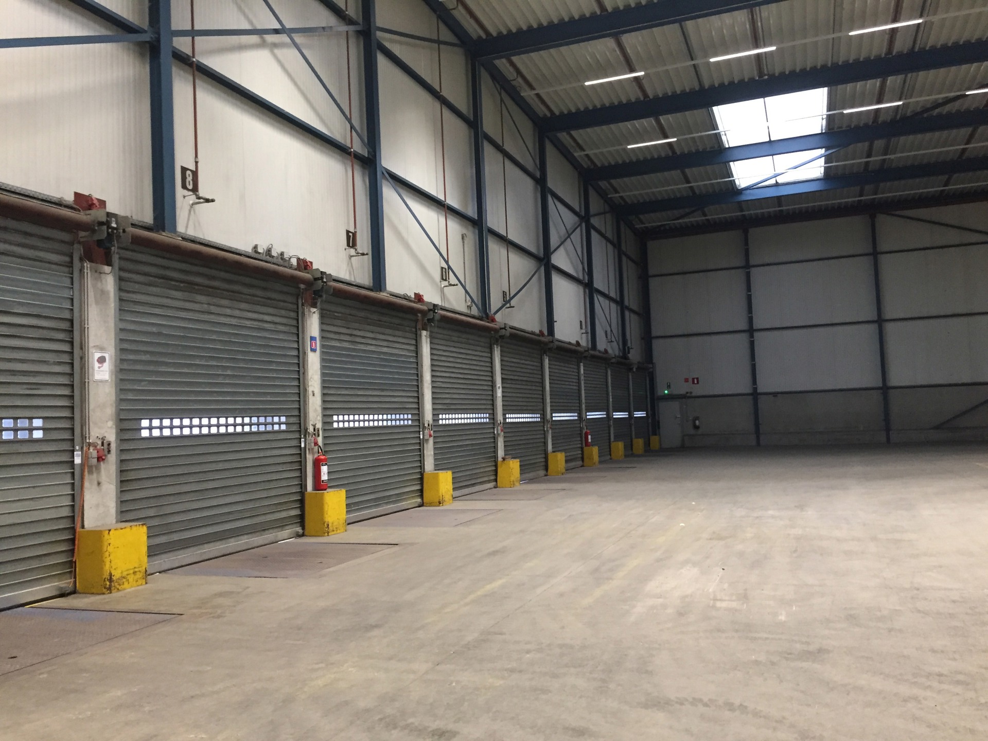 Magazijn unit 1 :  2.591m² te huur - foto 3