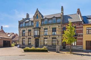 Ce charmant bâtiment patrimonial du centre-ville d'Ardooie est une belle opportunité pour ceux qui recherchent une propriété exceptionnelle avec...