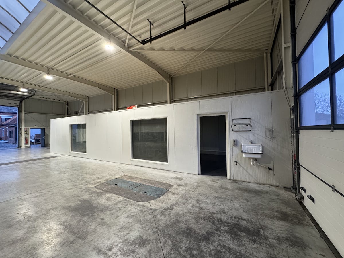 Magazijn (420m²) met ruime buitenoppervlakte (575m²) - foto 2
