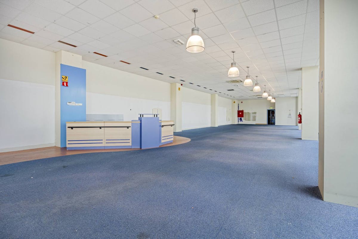 Handelspand van ca. 300 m² te huur op toplocatie in shoppingcenter te Maaseik - foto 5