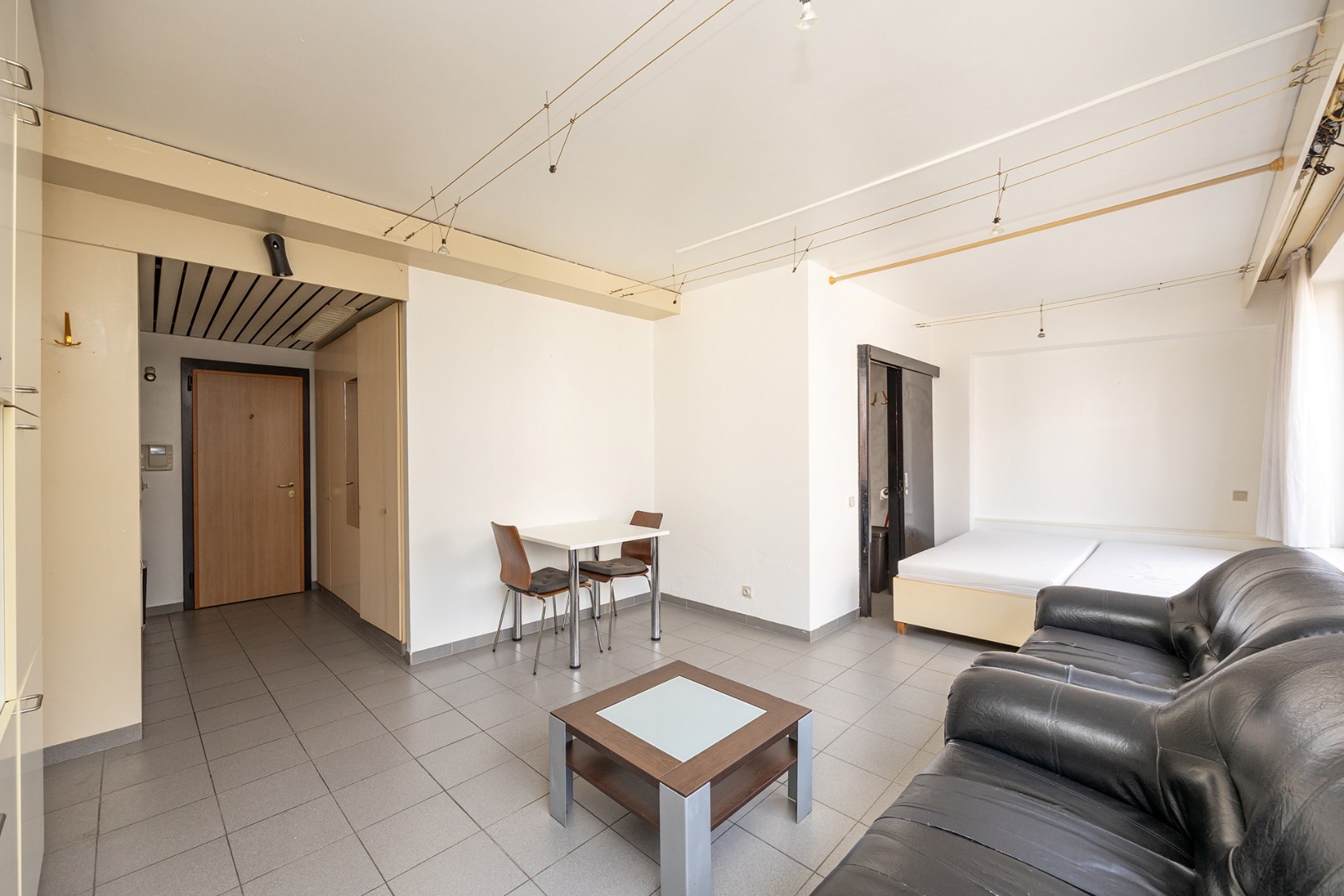 Gezellige studio op een toplocatie aan het Astridplein! - foto 5