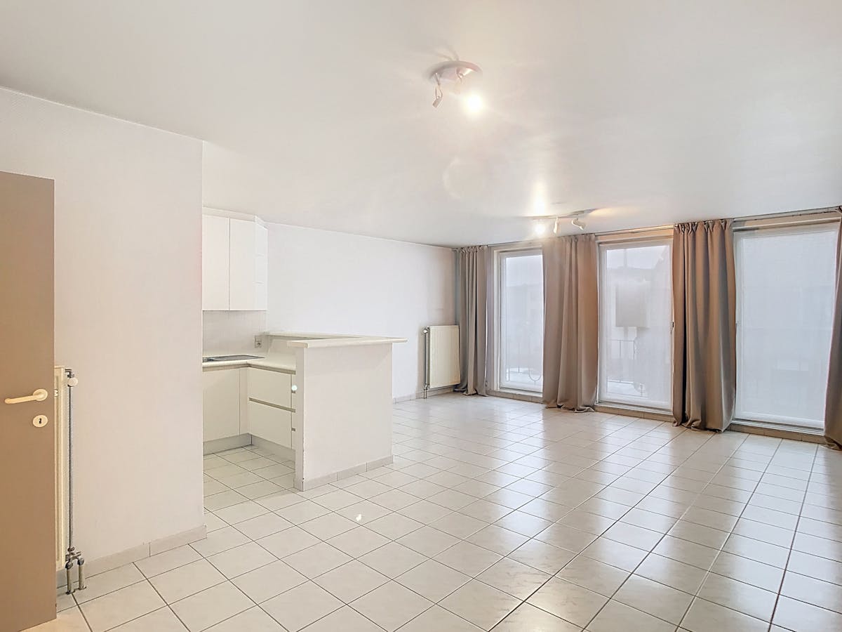 2 bedroom apartment with terrace in the heart of Poperinge - photo 2