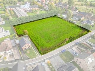 Vous êtes à la recherche d’un investissement unique ou d’un terrain à fort potentiel de développement ? Découvrez ce terrain exceptionnel de 50...