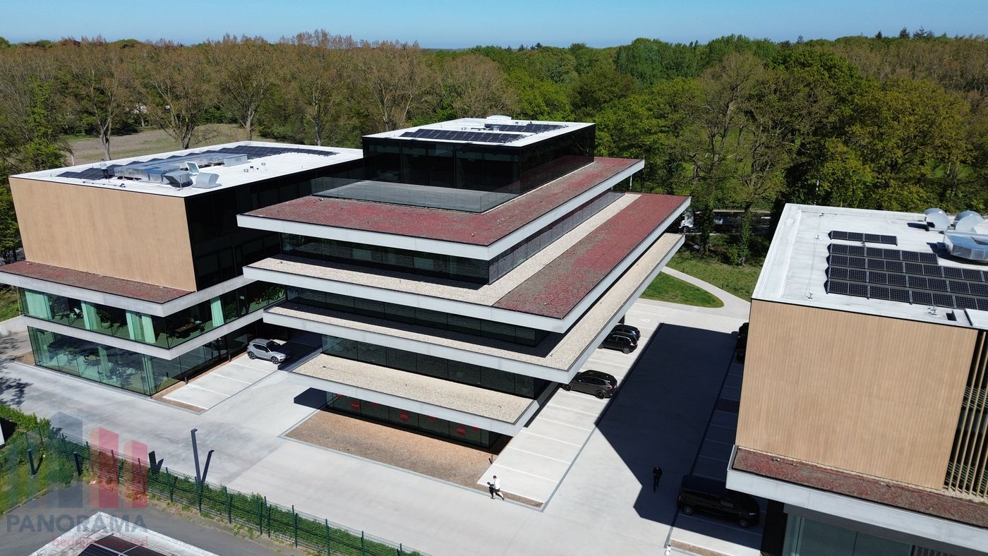 762 m² HIGH-END KANTOREN OP TOPLOCATIE LANGS DE E40 TE OOSTKAMP - photo 2