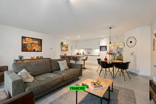 In de Driftweg 177B, gelegen in de gegeerde en groene omgeving van Vosseslag, presenteren wij u een uitzonderlijk appartement op de tweede...