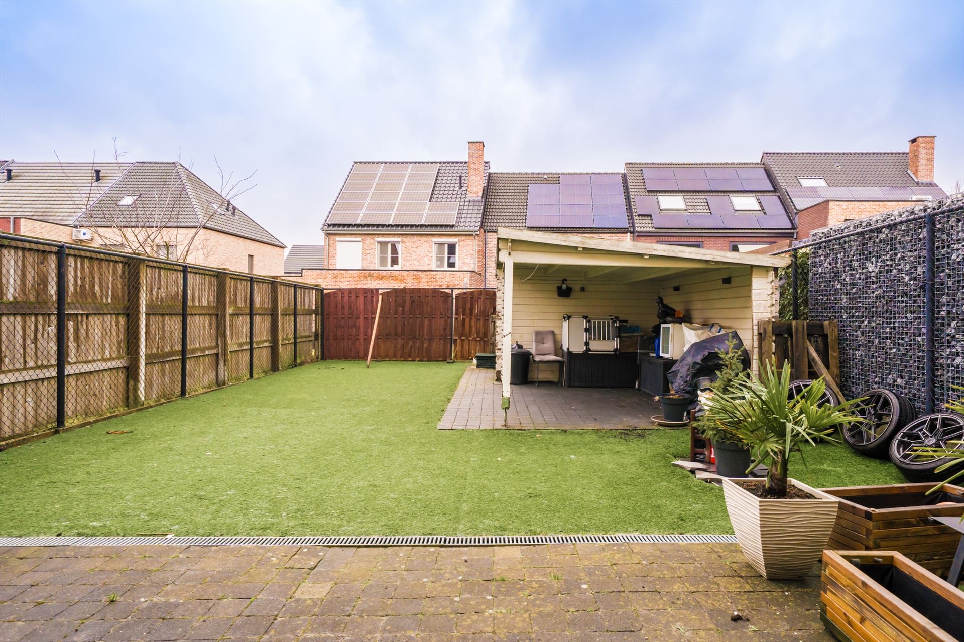 Recent family home (2009) in a quiet residential area, prime location in Putte - photo 3