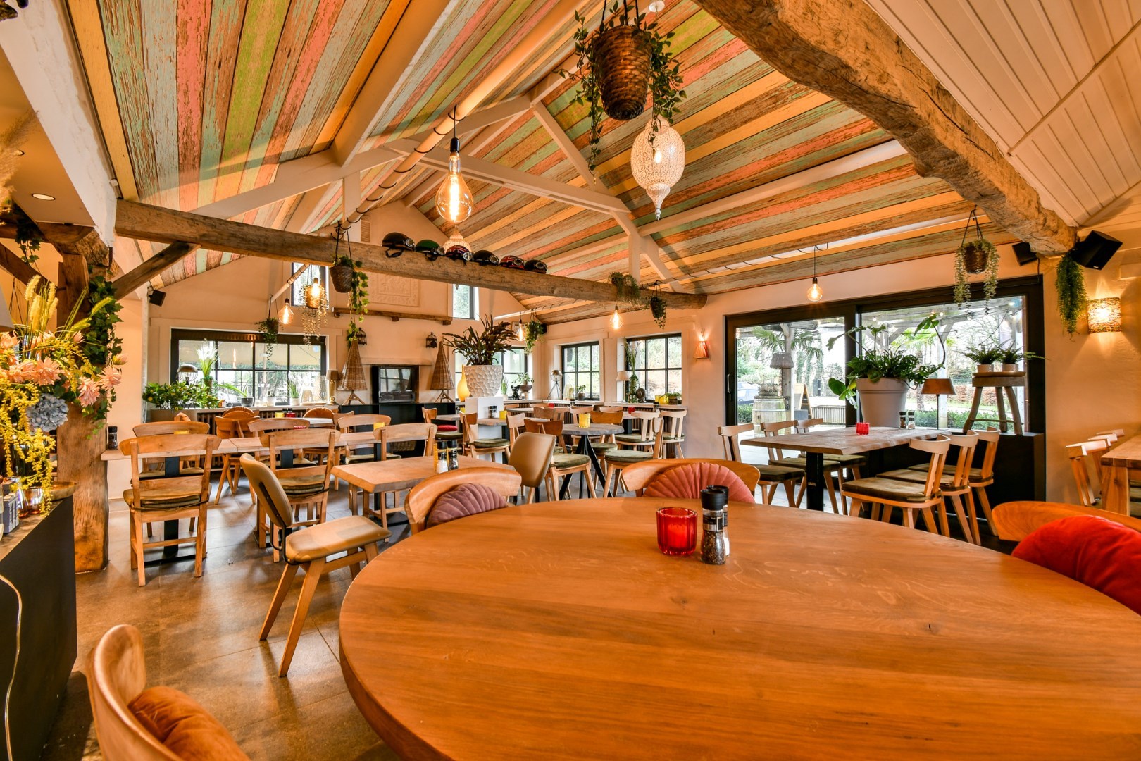 Exclusief domein met restaurant/feestzaal en luxueuze woning op 5 Ha te Torhout - foto 4