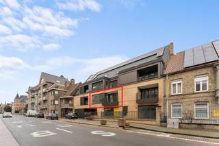 Te koop: modern, nieuwbouwappartement in het centrum van VeurneDit nieuwbouwappartement (bouwjaar 2024) combineert hedendaags comfort met een...