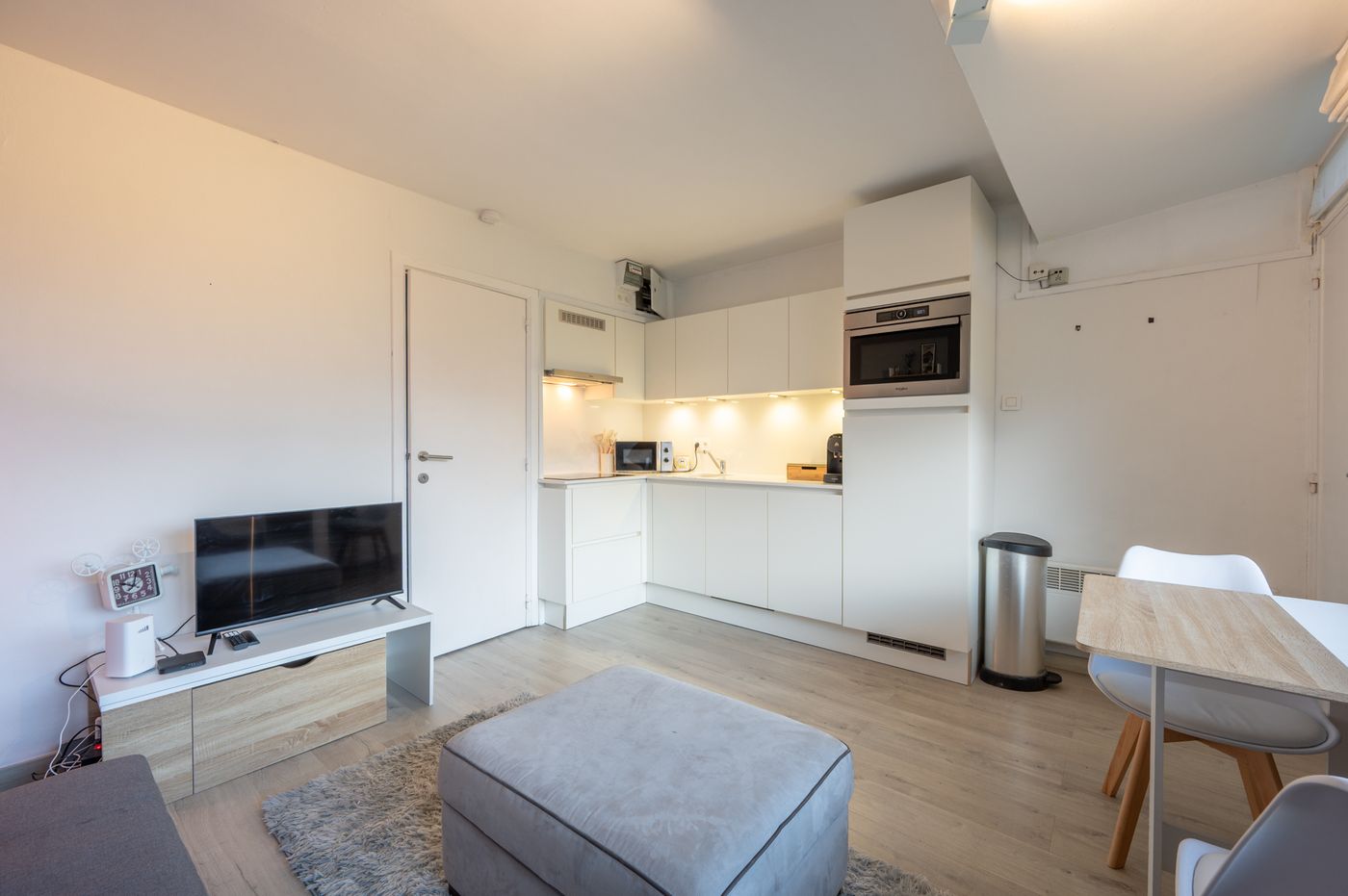 Gerenoveerd appartement op toplocatie met verschillende recreatiefaciliteiten in De Haan - foto 3