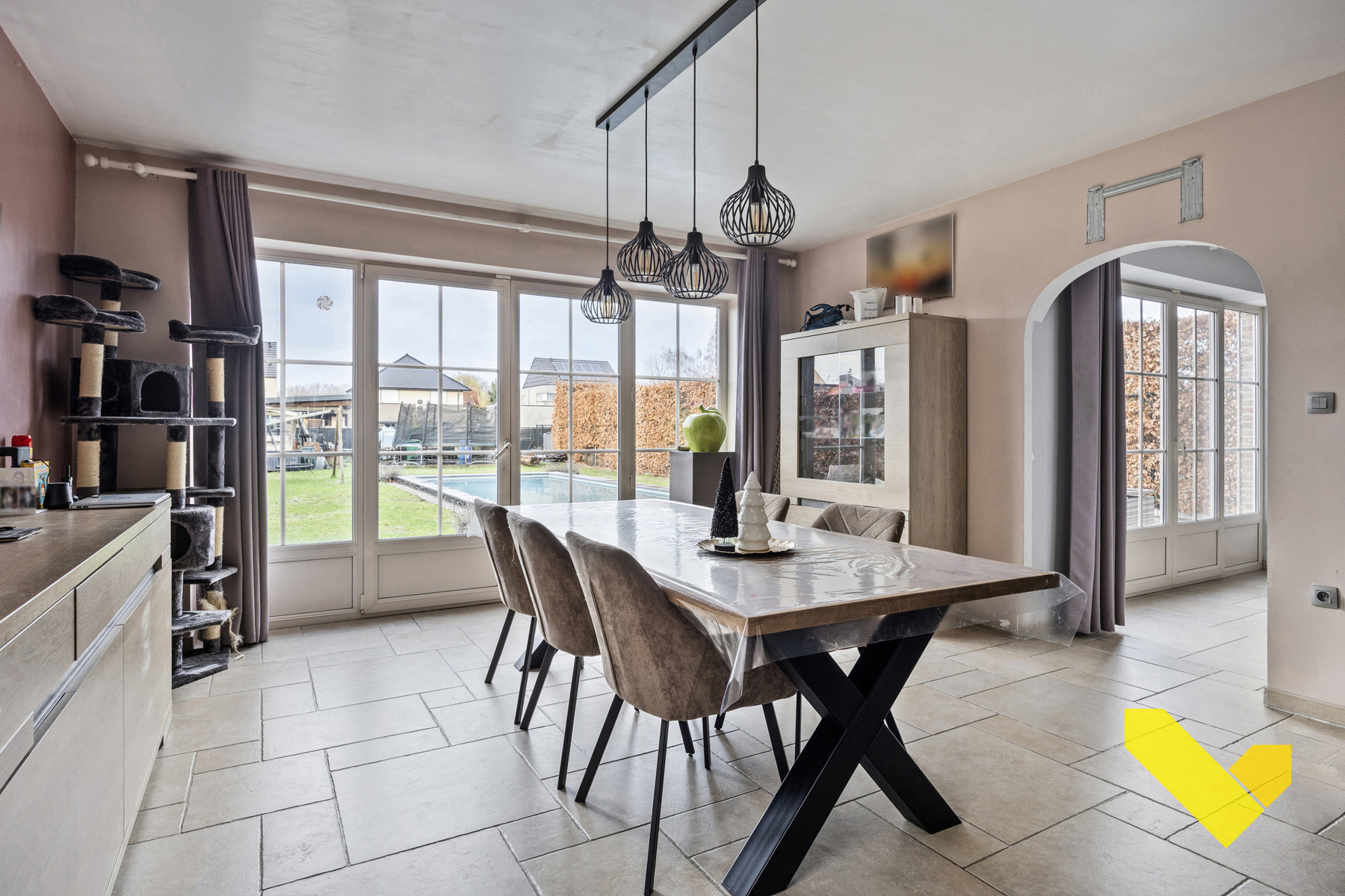 Prachtige gezinswoning met zonnepanelen en zwembad! - foto 3