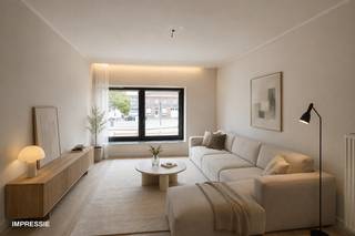<p>TE KOOP MET PRE-VIEW: enkel op afspraak.</p>
<p><span>Op zoek naar een renovatieproject met potentieel op een absolute toplocatie in Westmalle? Dit duplexappartement van ca. 86 m² biedt een uitstekende basis voor wie graag zelf de handen uit de mouwen steekt en een woning volledig naar eigen smaak en wensen wil creëren.</span></p>
<p><span>Het appartement is verdeeld over een gedeelte van de eerste verdieping en de volledige tweede verdieping. Dankzij de huidige indeling en de beschikbare ruimtes zijn er verschillende mogelijkheden om hier een eigentijdse en comfortabele woonst van te maken.<br /><br />INDELING</span></p>
<p><span>U betreedt het appartement via de reeds volledig vernieuwde en gemeenschappelijke inkomhal. Op de eerste verdieping bevindt zich een open leefruimte die aansluit op de keuken, uitgerust met een koelkast, gasvuur met dampkap en lavabo. Verderop bevindt zich de badkamer met toilet, lavabomeubel en douche.</span></p>
<p><span>De volledige tweede verdieping biedt nog drie afzonderlijke kamers die u volledig naar eigen wens kunt invullen. Denk bijvoorbeeld aan slaapkamers, een thuiskantoor, hobbyruimte of een combinatie hiervan. Daarnaast is er een praktische bergruimte aanwezig.</span></p>
<p><span>Het appartement beschikt bovendien over een </span>gunstig EPC-label B<span>, waardoor de renovatie niet noodzakelijk gepaard hoeft te gaan met een ingrijpende energetische renovatie.</span></p>
<p><span>De ligging vormt een absolute troef: winkels, scholen, horeca en openbaar vervoer bevinden zich in de onmiddellijke omgeving. Een ideale uitvalsbasis voor wie centraal wil wonen in Westmalle.<br /><br />BIJZONDERHEDEN<br />- Duplexappartement over de 1ste en 2de verdieping<br />- Volledig naar eigen smaak verder af te werken<br />- Gunstig EPC-label B<br />- Reeds vernieuwde gemeenschappelijke inkomhal<br />- Absolute topligging in Westmalle</span></p>
<ul></ul>
<p><span>Een appartement met een goede basis en vooral veel potentieel. Kom ter plaatse ontdekken welke mogelijkheden deze ruimte biedt en laat u inspireren om er uw eigen thuis van te maken.</span></p>
<p><span>Voor meer informatie of een bezoek ter plaatse kan u vrijblijvend contact opnemen met Kato via 03 227 58 58 of </span><span>kato@reds.be</span><span>.</span></p>