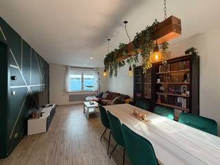 In het pittoreske Mariekerke, op voetafstand van de Schelde, bevindt zich deze instapklare woning. Deze woning is ideaal voor een koppel of alleenstaande. Totaalrenovatie in 2021. De woning wordt GEMEUBELD verhuurd. Indeling : inkom, living, volledig ingerichte keuken, berging, badkamer, toilet, 2 slaapkamers (3.5m x 2.5m en 4m x 3.5m) boven. EPC score : 319 kWh/m²jaar, label D. Het dak wordt nog geïsoleerd voor 1/12/2026, wat de EPC score tot een label C zal brengen. Beschikbaar vanaf 1/12/2026. Voor informatie en/of bezichtiging, gelieve te mailen naar is.waasmunster@skynet.be of tel. 0495/733419.
