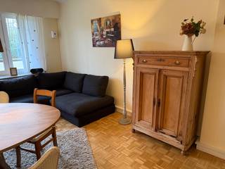 Gemeubeld gelijkvloers appartement 70 m2🌻 indeling en afwerking- living van 30m2 met mooie parketvloer- 1 slaapkamer van 15 m2 met identieke...