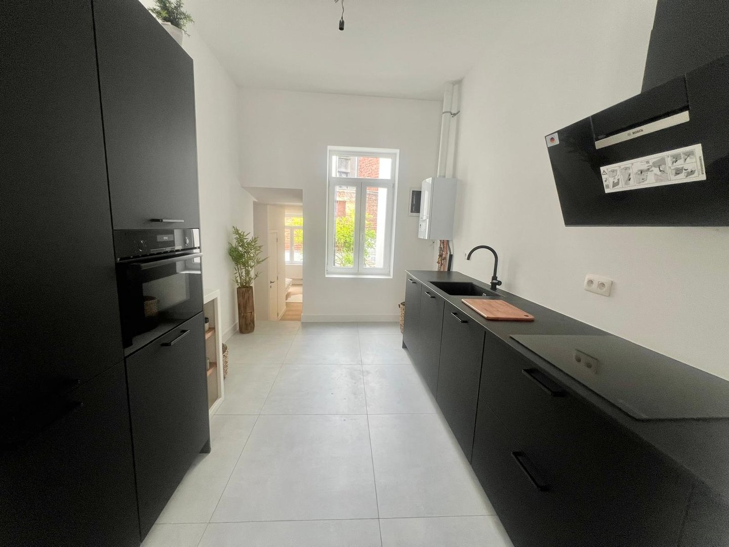 Gerenoveerd en volledig instapklaar appartement op de eerste verdieping, zonder gemeenschappelijke kosten - foto 5