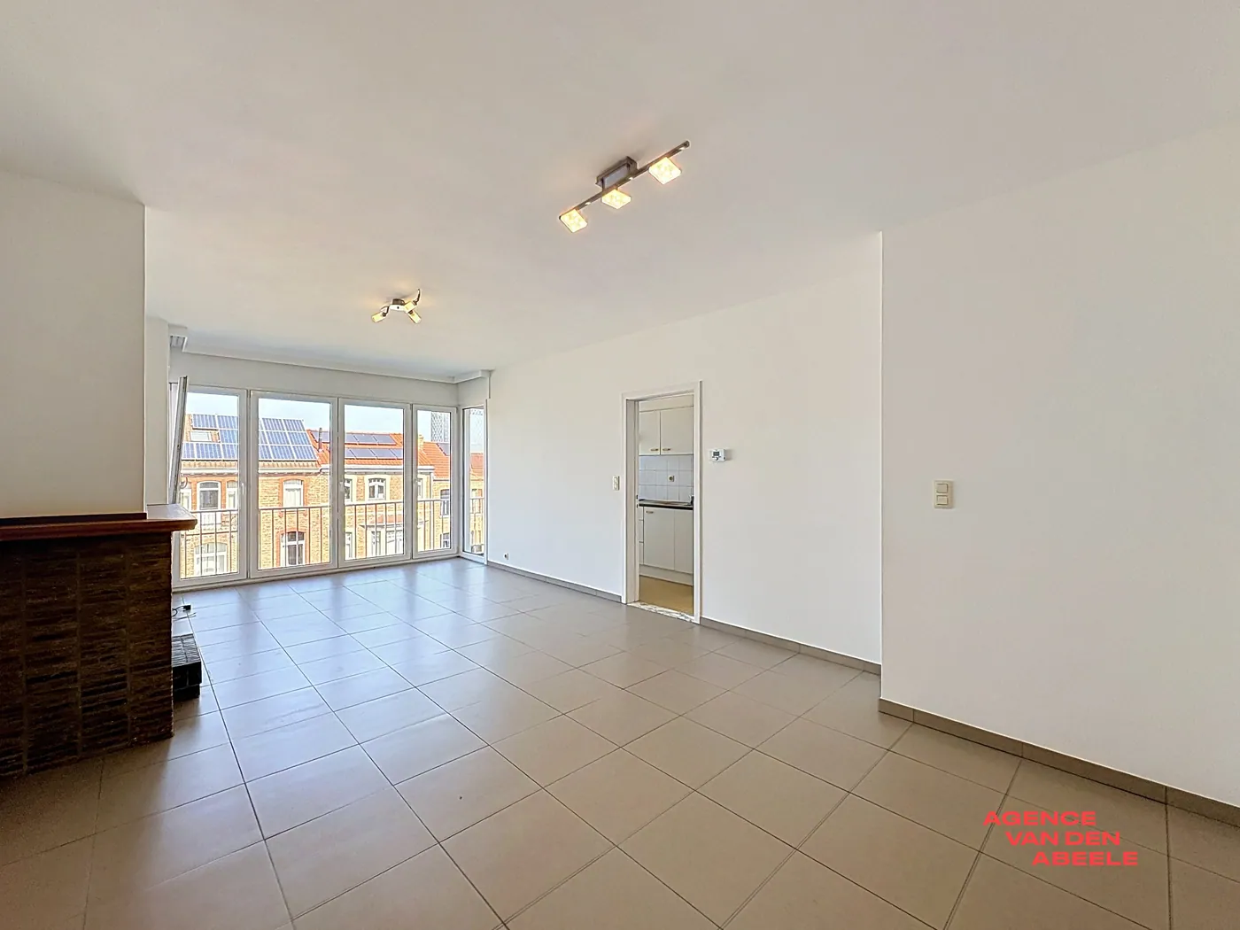 Apartment for rent in Sint-Andries with 2 bedrooms - photo 3