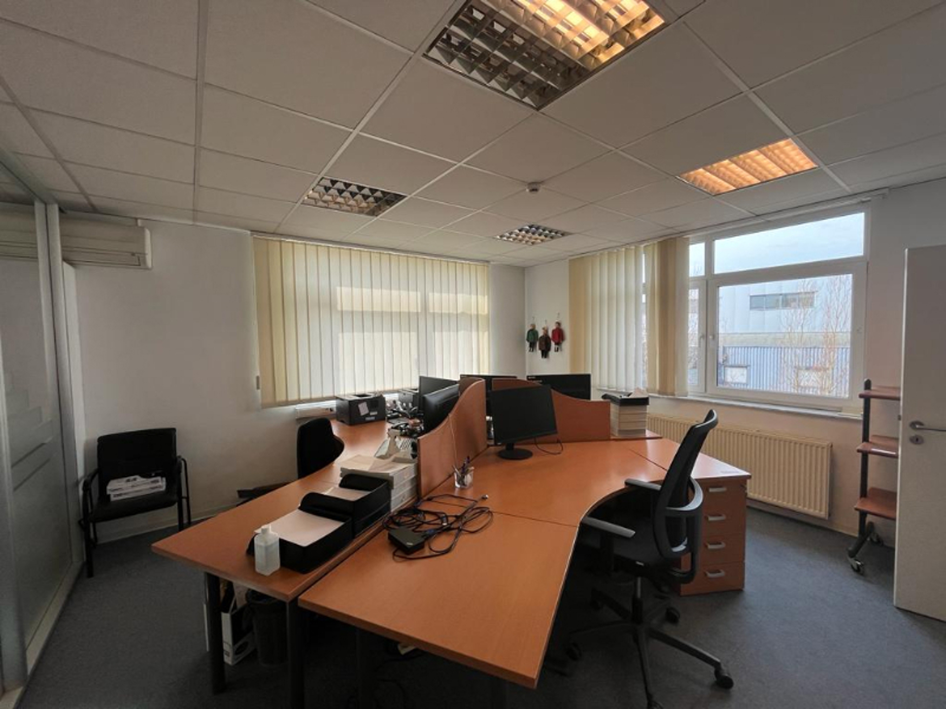 Commercial for rent in Nivelles - photo 2