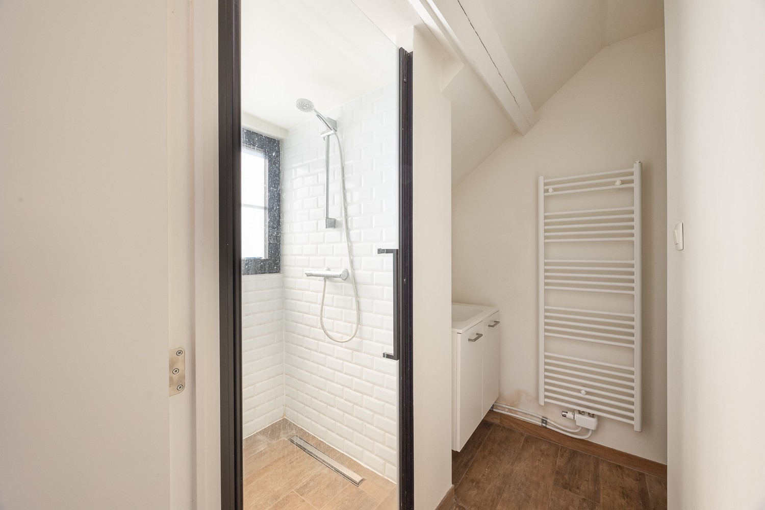 Licensed investment property - 5 studios - AAA Location - photo 5