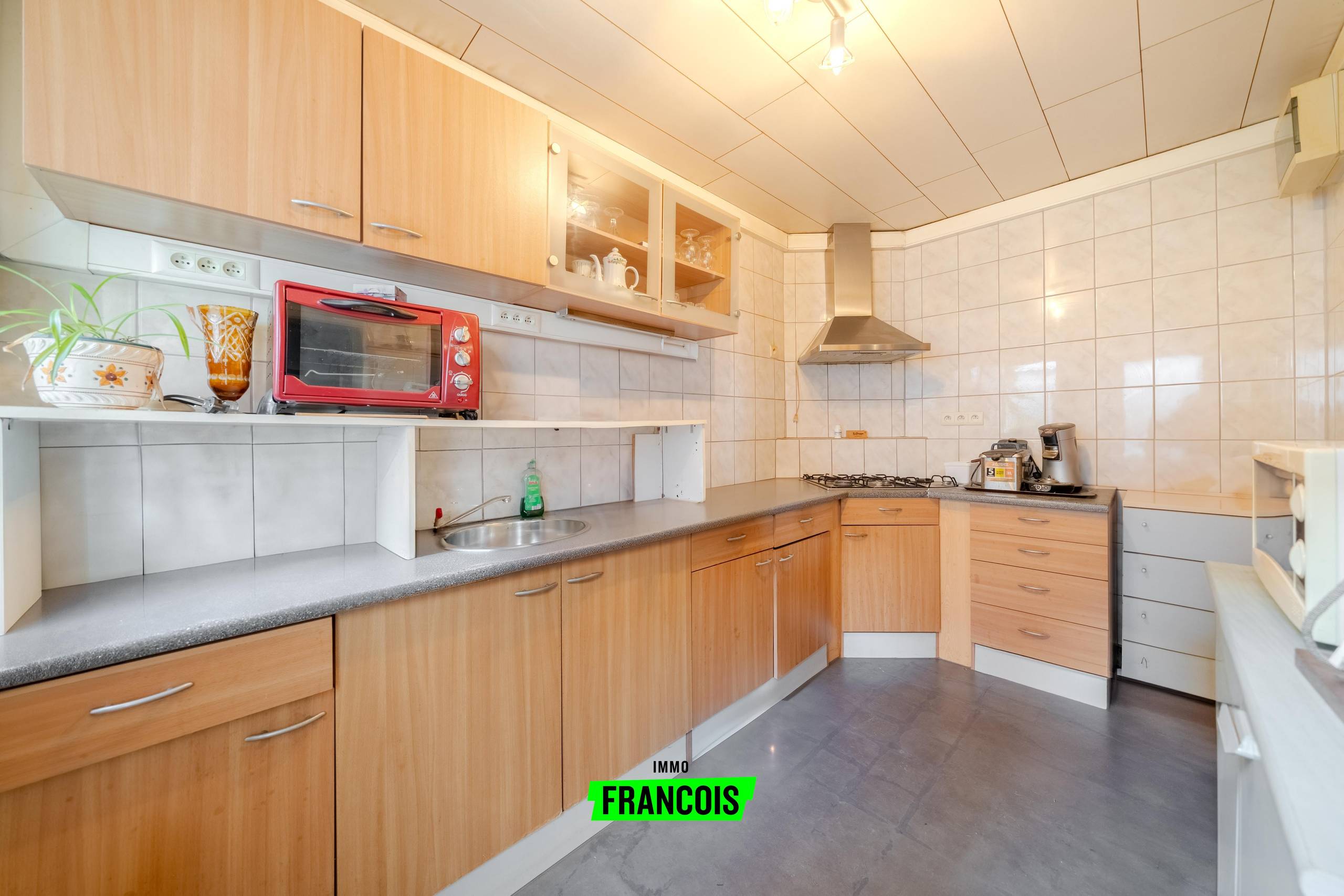 Ruime te renoveren stadwoning nabij station Ieper - foto 3