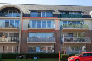 Ruim en verzorgd appartement op de tweede verdieping met een praktische indeling en veel lichtinval. De woonkamer biedt voldoende ruimte voor...