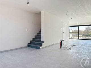 MOGELIJK AAN 2% REGISTRATIERECHT !!!Dit (her)nieuwbouwappartement van 104,20 m² heeft een mooie leefruimte met open keuken, een badkamer, 2...