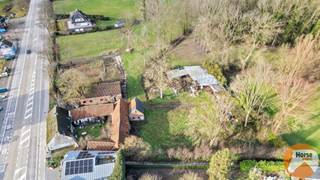 ERONDEGEM - Te renoveren hoeve op 53are<br /><br />Op deze uitstekende locatie bieden wij dit (ver)bouw project aan een op een ruim perceel van 53are.<br /><br />De huidige woning is volledig te renoveren/uit te breiden of mogelijkheid tot afbraak en heropbouw. Dit volgens de wetgeving die van toepassing is volgens het RUP 'zonevreemde woningen'. Bijgevolg kan hier een woning gebouwd of verbouwd worden tot 1.000m³.<br /><br />Bent u op zoek naar een landelijk gelegen (ver)bouw-project? Neem dan zeker contact op via 053/60.65.66.<br /><br />De vermelde prijs is een richtprijs. Na ontvangst van de biedingen zal de verkoper beslissen of hij/zij de eigendom verkoopt aan het beste bod. De richtprijs is aldus niet bindend voor de verkoper. Voor meer info kunt u ons contacteren of het reglement raadplegen op onze website.