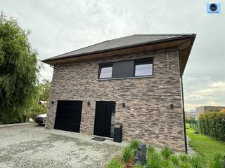 <p><span>LUXURIOUS, RECENTLY BUILT 3-BEDROOM HOME WITH GARAGE AND GARDEN</span></p><p><span>Asking price: 549,000 euros</span></p><p><span> </span></p><p><span> </span></p><p><span>This home is located in rural Bever, just a stone’s throw from major</span></p><p><span>access roads, shops, and schools.</span></p><p><span> </span></p><p><span>The home is laid out as follows:</span></p><p><span>On the ground floor, you’ll find an entryway with a restroom, a spacious and bright living room, a fully equipped kitchen, and a dining area overlooking the garden.</span></p><p><span>There is also a spacious garage.</span></p><p><span> </span></p><p><span>A floating staircase leads to the first floor, where you’ll find one spacious bedroom with</span></p><p><span>a walk-in closet, a restroom, and a bathroom with a freestanding tub, double sinks, and a walk-in shower.</span></p><p><span>There is also a second bedroom.</span></p><p><span> </span></p><p><span>On the second floor, you’ll find the third bedroom and an attic space that can be used</span></p><p><span>as a fourth bedroom or storage space.</span></p><p><span> </span></p><p><span>The home is equipped with heat pump-powered radiant floor heating and features double</span></p><p><span>aluminum-framed double-pane windows.</span></p><p><span> </span></p><p><span>HIGHLIGHTS:</span></p><p><span>- EPC A => Very energy-efficient!!</span></p><p><span>- 10 solar panels installed</span></p><p><span>- home automation system</span></p><p><span>- High-quality finishes!!</span></p><p><span>- Electric roller shutters installed</span></p><p><span> </span></p><p><span>There is a spacious driveway at the front and on the side of the house</span></p><p><span>There’s also a nice little garden at the back of the house.</span></p><p><span> </span></p><p><span>For more information or to schedule a visit, call Louis at 0472/29.25.04 or send an email to louis@svena.be</span></p><p><span> </span></p><p><span>Urban planning extract/information available upon request!!</span></p><p><span> </span></p><p><span>This information is provided for informational purposes only, and we cannot be held liable for any inaccuracies.</span></p><p><span>The living area is provided for informational purposes only.</span></p><p><span> </span></p>