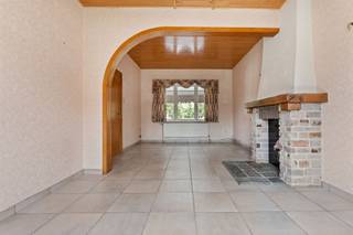 Halfopen bebouwing van 200m² met renovatiepotentieel en grote tuin van 20a92 te Kermt. Belangrijkste troeven:- Centrale ligging- Grote tuin van 20a92...